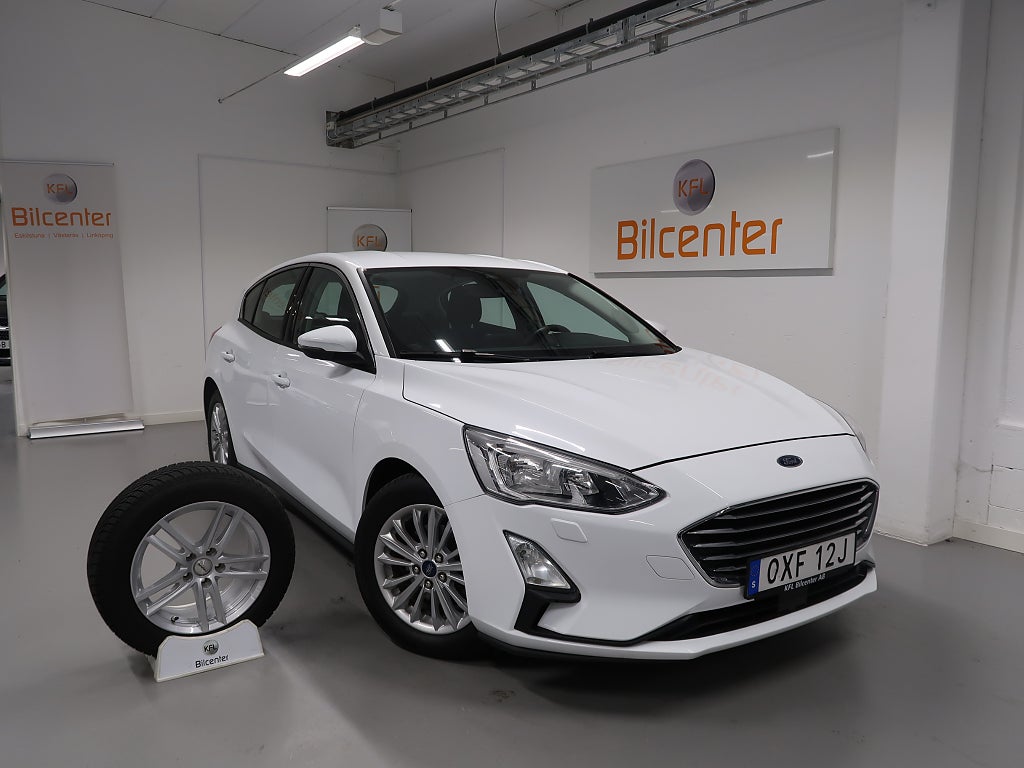 Ford Focus 1.0 Titanium V-Däck ingår Aut-CarPlay-AdaptivFH-Keyless
