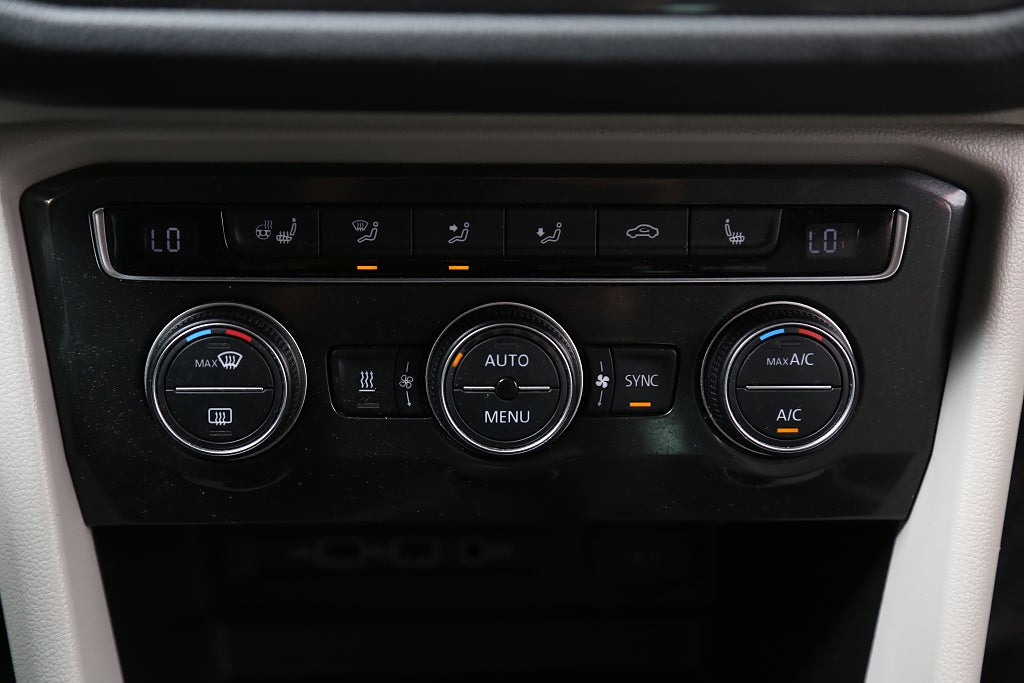 Volkswagen Tiguan 1,4 TSI Executive 4M Kamera P-Värmare Drag