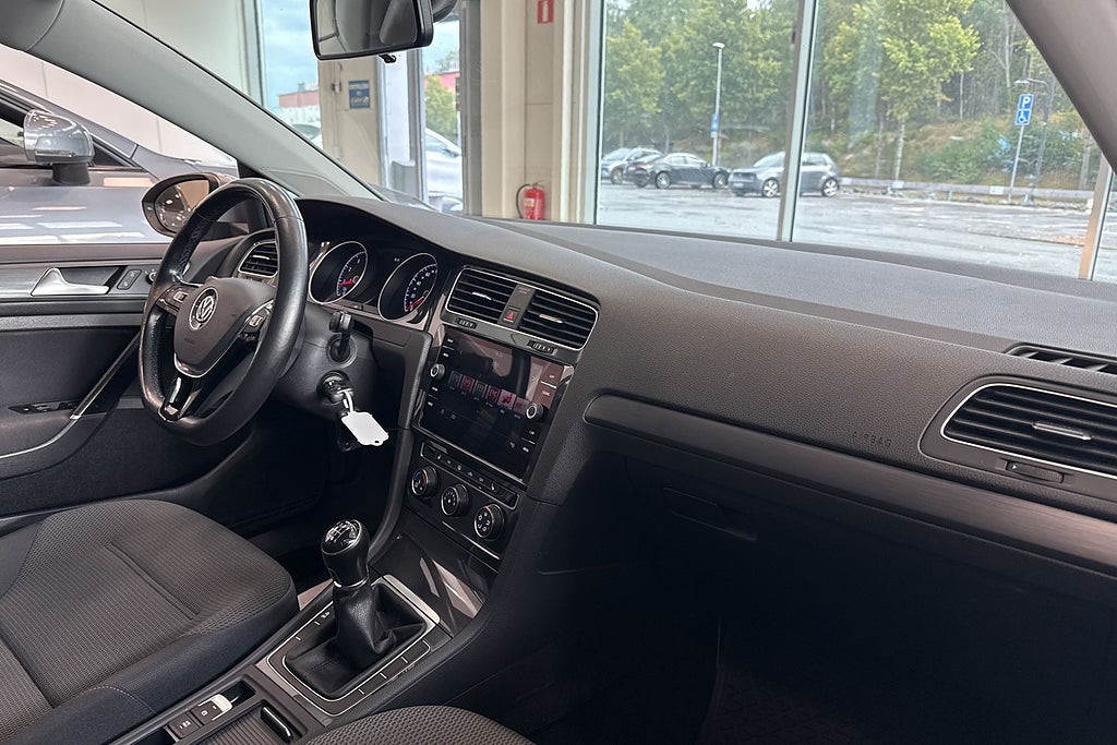 Volkswagen Golf I 5-dörrar 1.4 TSI 125Hk MultiFuel Kamera/Drag/CarPlay