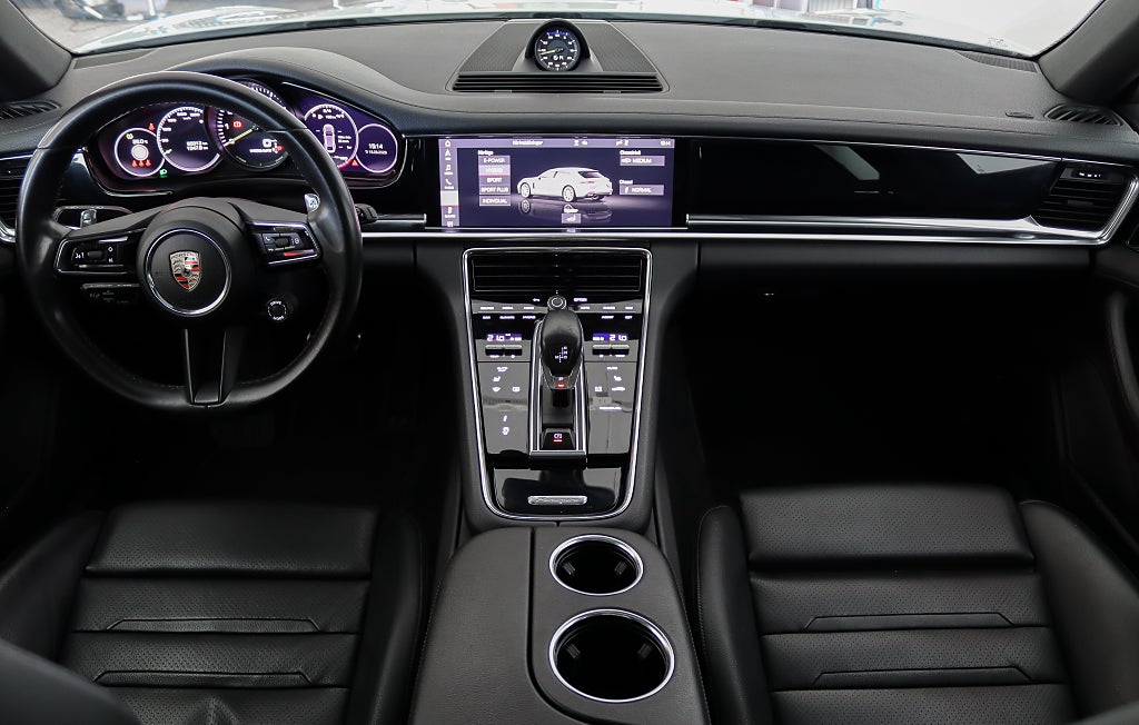 Porsche Panamera 4 E-Hybrid Sport Turismo Facelift PASM Pano Bose
