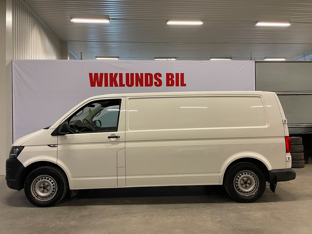 Volkswagen Transporter T30 2.0 TDI 3,99% RÄNTA 102hk Lång Värmare Drag PDC