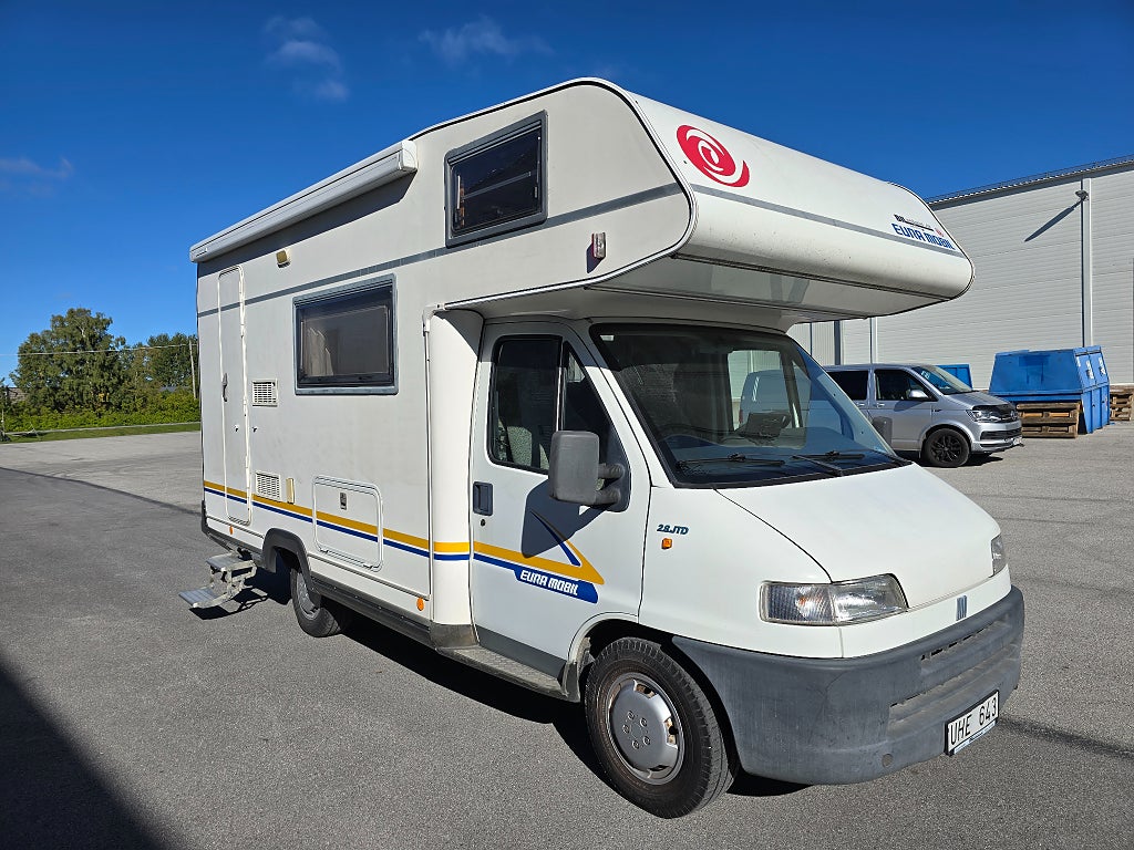 Eura Mobil 585 Campervan *6 bälten *6 meter *Kamera