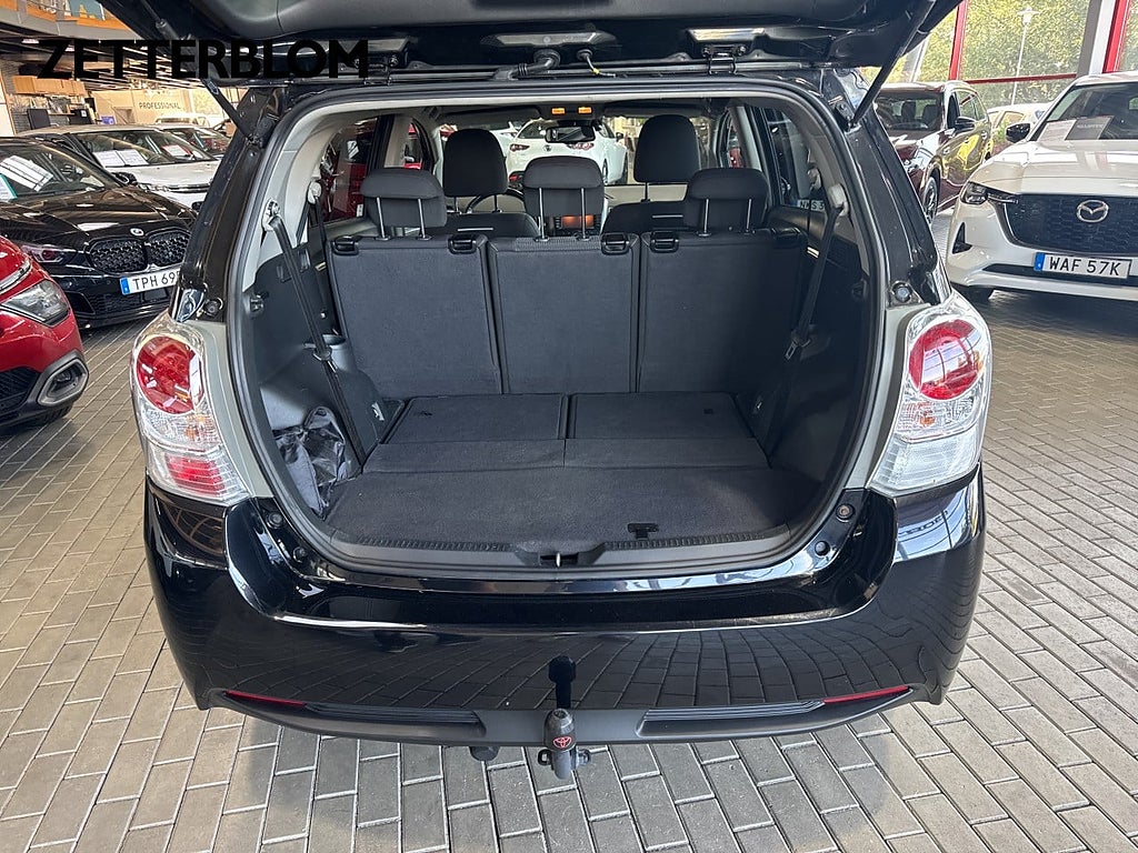 Kombi Toyota Verso 6 av 16