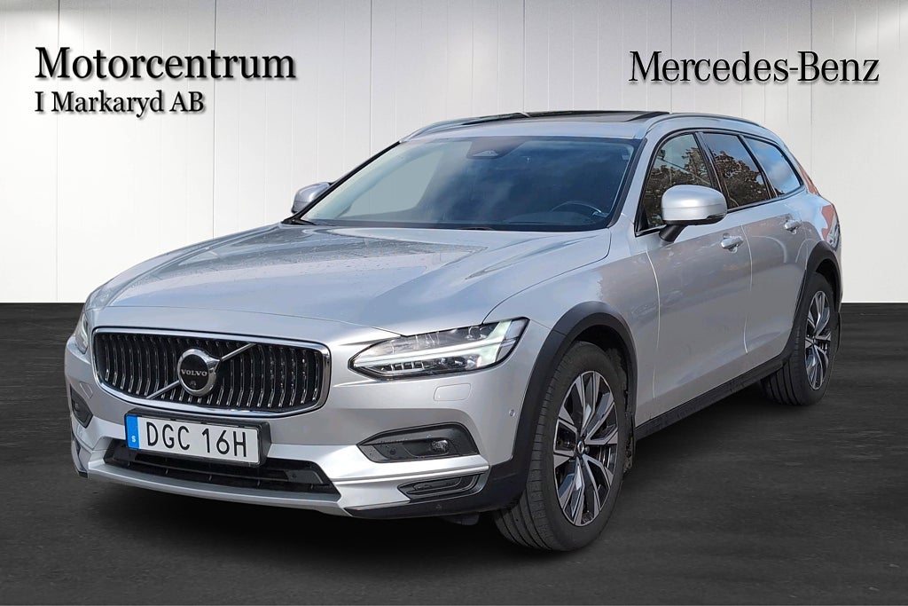 Volvo V90 Cross Country B4 AWD Drag/HUD/Pano/Skinn/Värmare