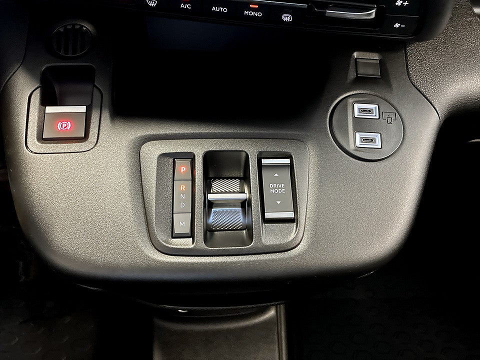 Bild på Peugeot Partner Crew Cab 130hk Aut - EDITION! SERVICE & V-HJUL INGÅR!