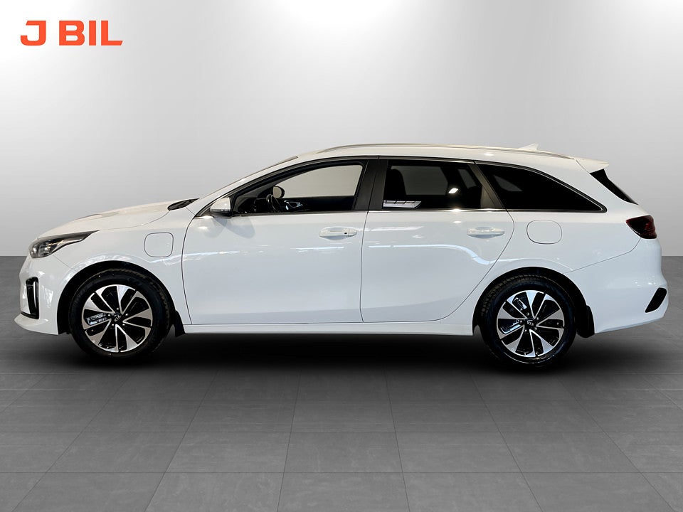 Bild på Kia Ceed SW PHEV 141hk B-KAMERA CARPLAY RATTVÄRME