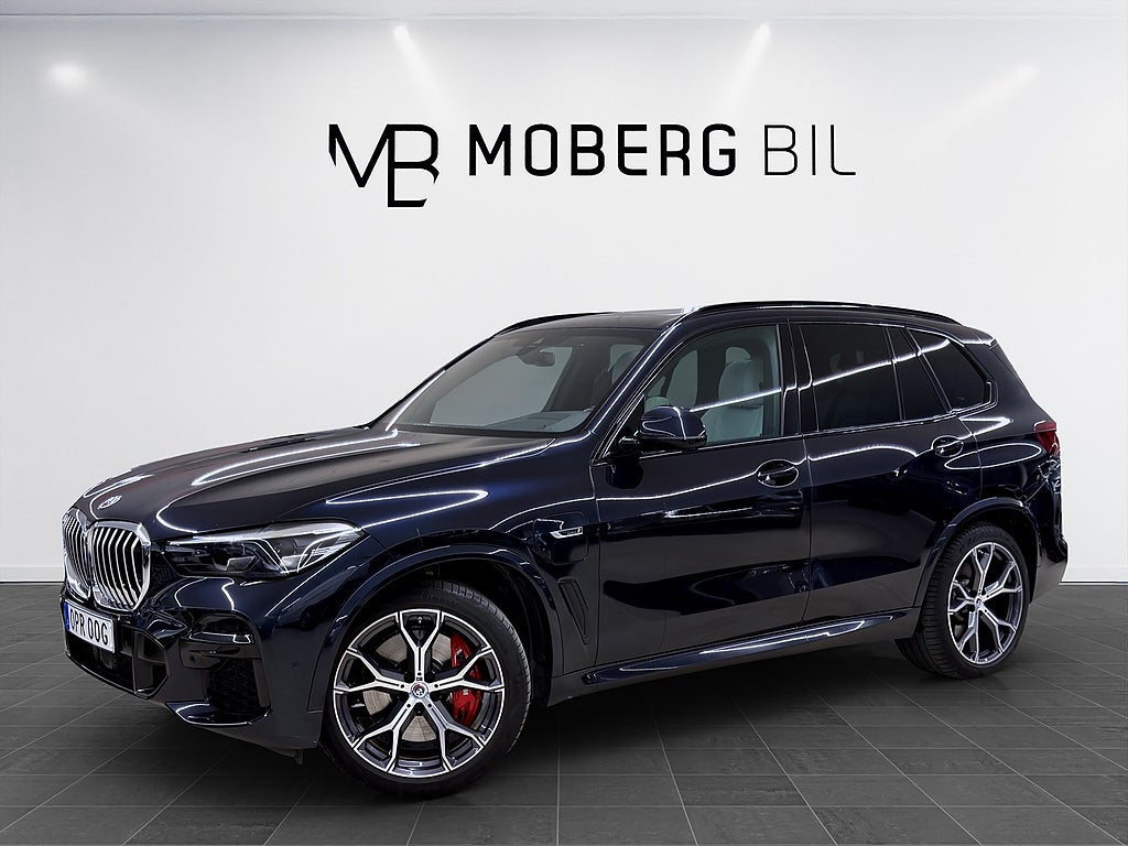 BMW X5 xDrive45e iPerformance Helg på Moberg! M-Sport Pano Navi Drag