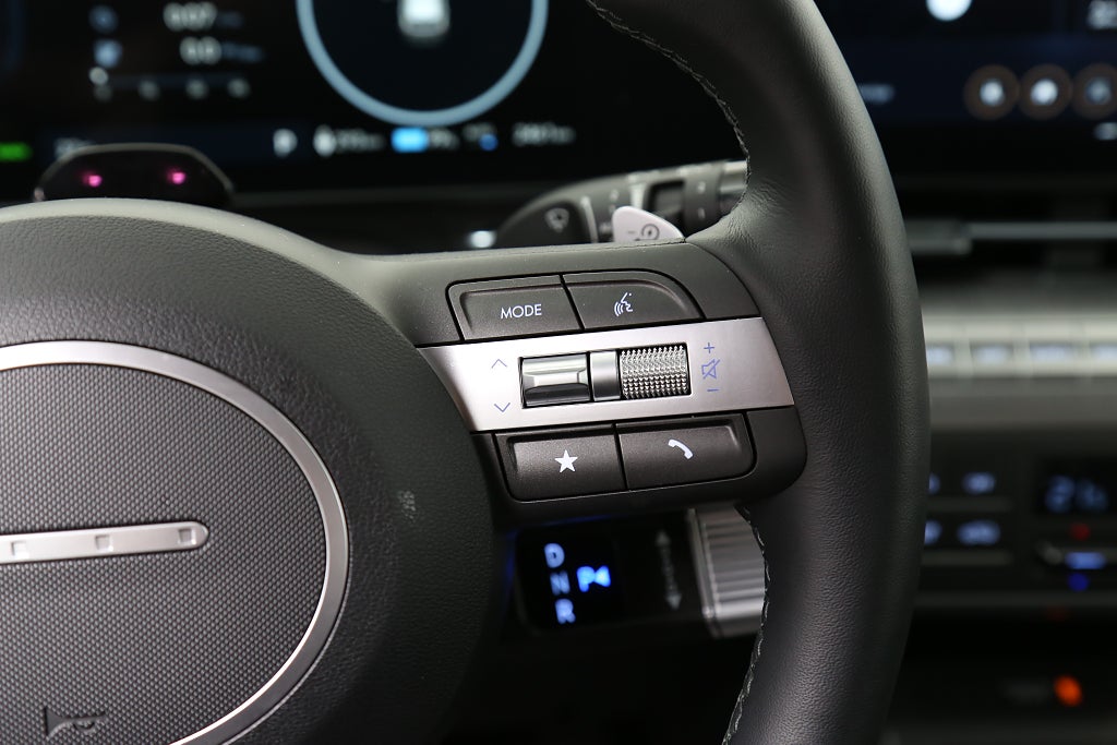 Hyundai Kona EV 48,4 kWh Essential | Kamera Navi Värmepump fd.demo 2024