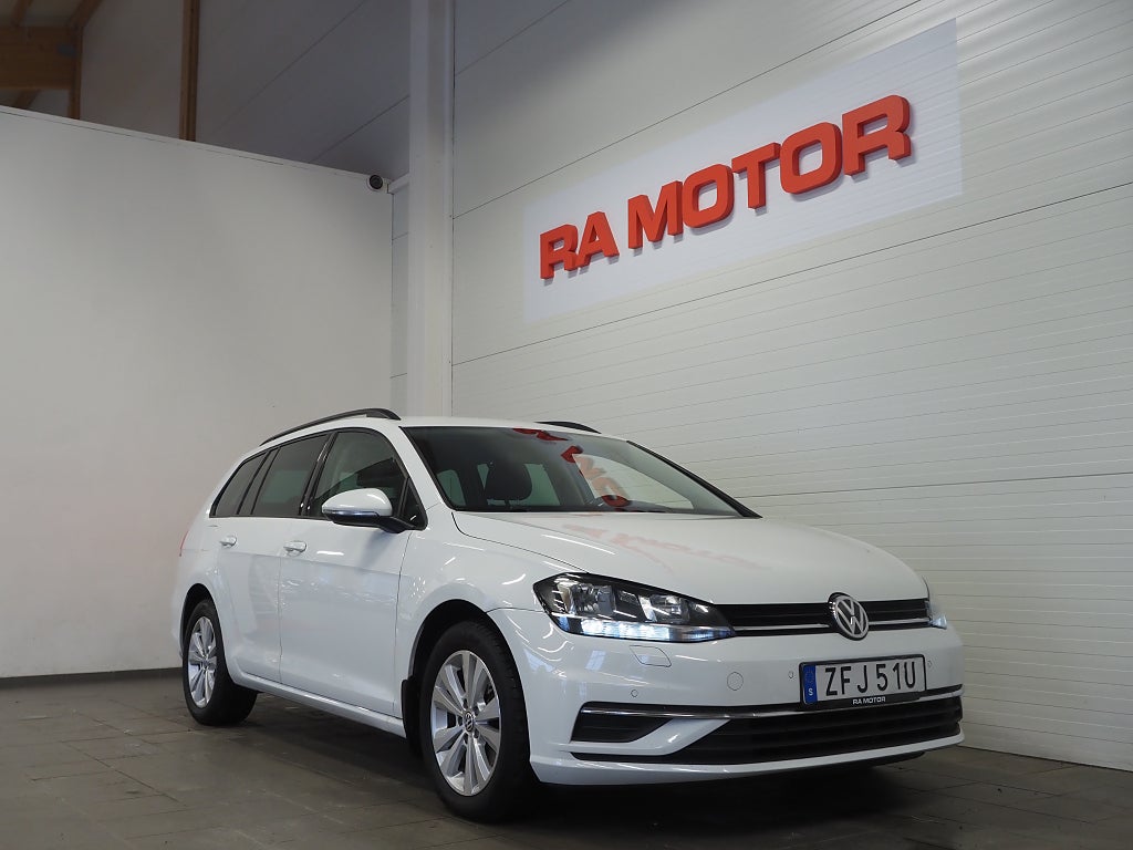 Volkswagen Golf Sportscombi 1.6 TDI 115hk Kamera Dieselvärmare ACC 2019