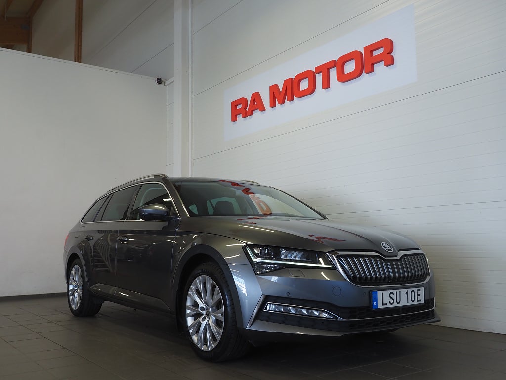 Skoda Superb iV 1.4 TSI iV 218hk Style | Drag | Värmare | Cockpit | 2023