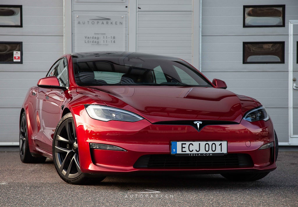 Tesla Model S Dual Motor AWD 670 hk | Ultra Red | 21” | Yoke