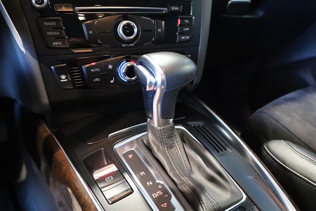 Audi Q5 2.0 TFSI 225HK Quattro AUT Design-PKT Drag Värmare PDC 2013