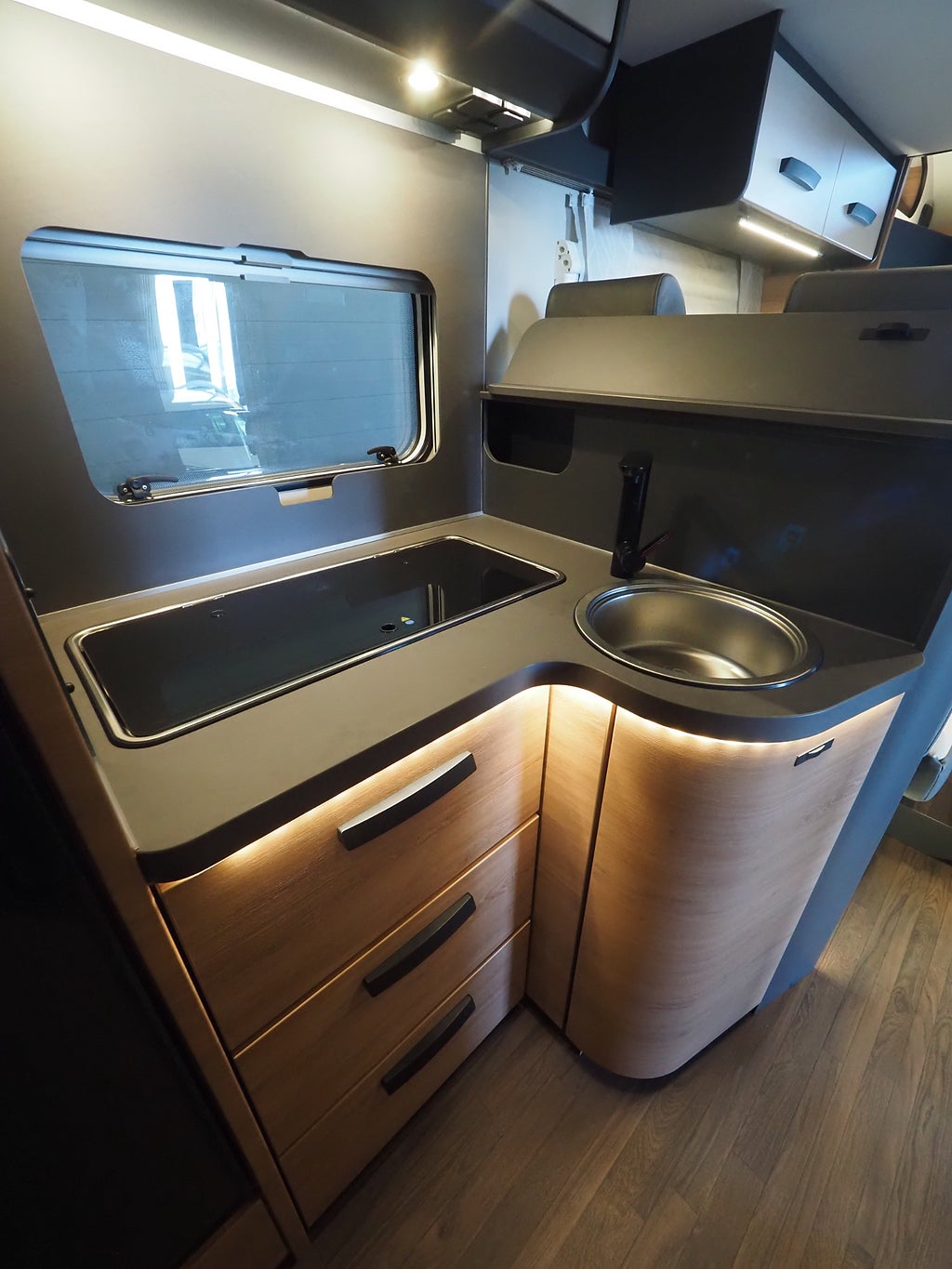 Knaus L!ve Wave 700 MEG Platinum Selection OMG Leverans I AUT I Solcel 2026