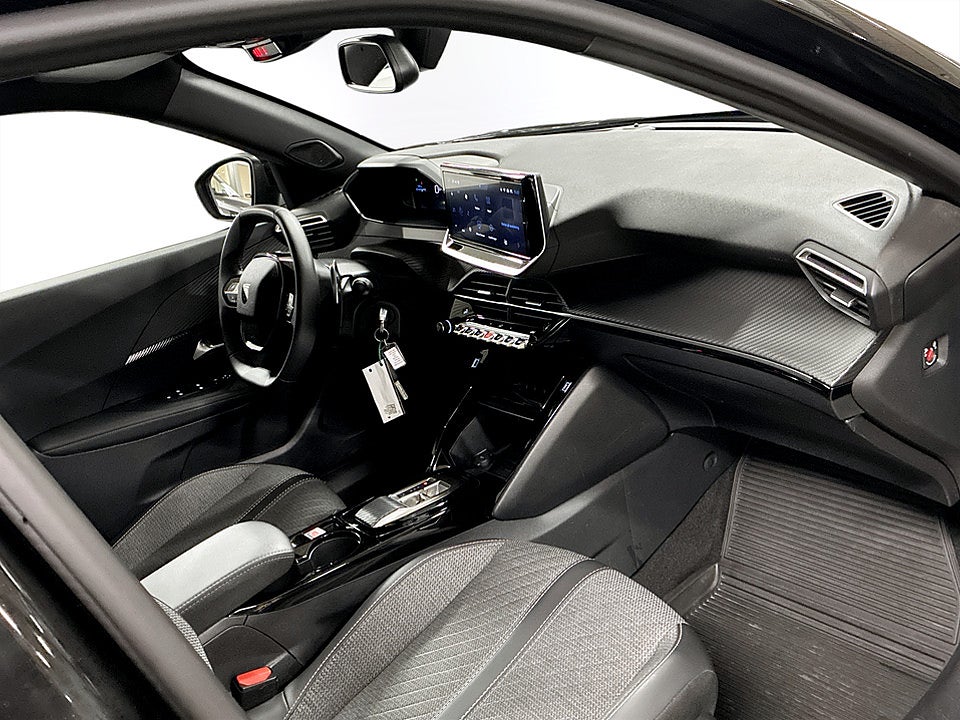 Bild på Peugeot 2008 Allure 1.2 PT 130hk B-KAMERA CARPLAY