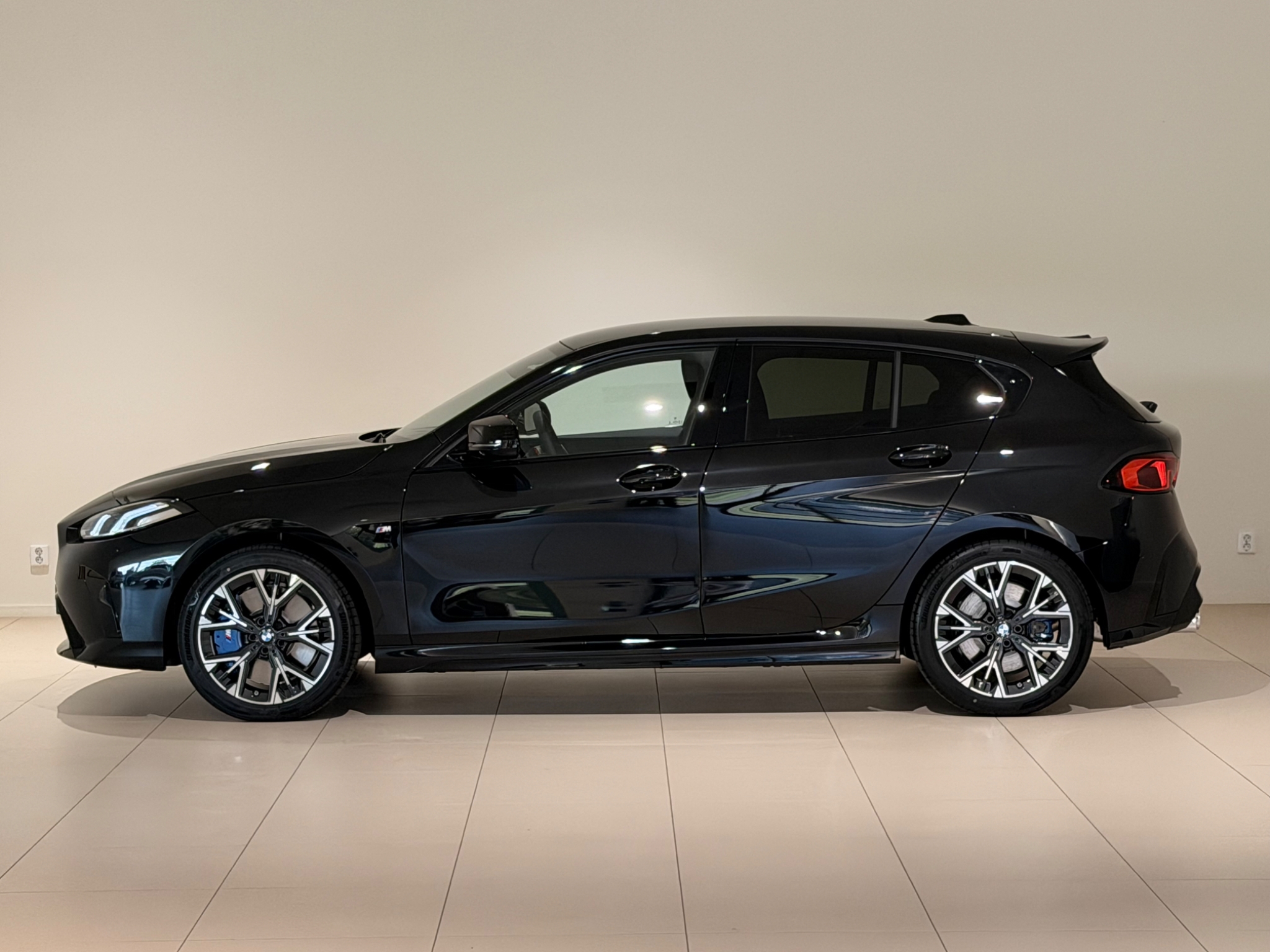 BMW M135 i xDrive 2027, kuva 2/10