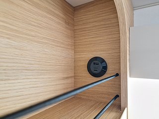 Husbil-halvintegrerad Adria Coral Plus 670 DL 25 av 31