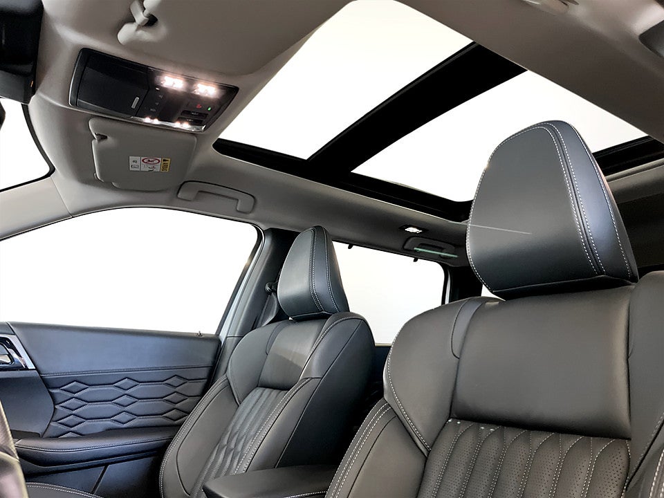 Bild på Mitsubishi Outlander Instyle PHEV 306k Aut 4WD PANO SKINNKLÄDSEL