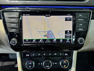 Halvkombi Skoda Superb 12 av 16