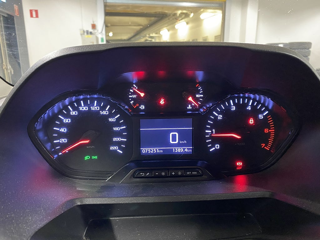 Bild på Peugeot Partner PRO 1.5 BHDi 130hk Aut L2 - DRAG, P-SENSORER