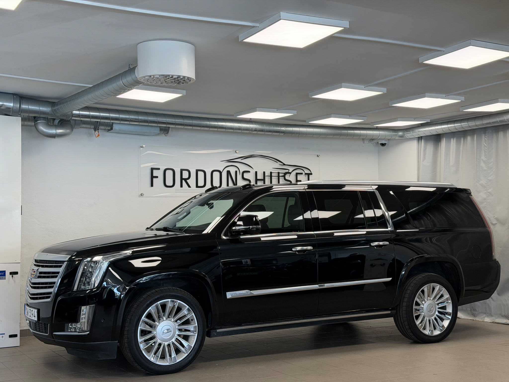 Cadillac Escalade 2017, photo 2/57