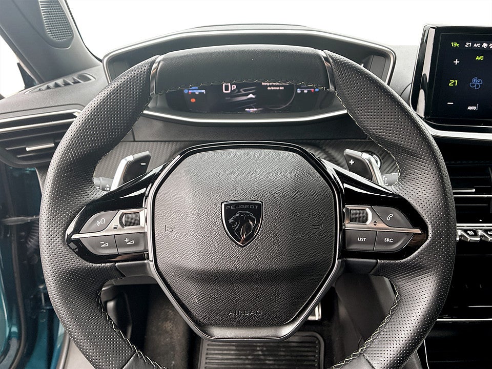 Bild på Peugeot 2008 GT 1.2 PT 130hk Aut B-KAMERA CARPLAY