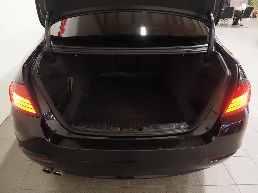 BMW 520d xDrive 184hk Sedan Automat P-Sensorer HiFi 2014