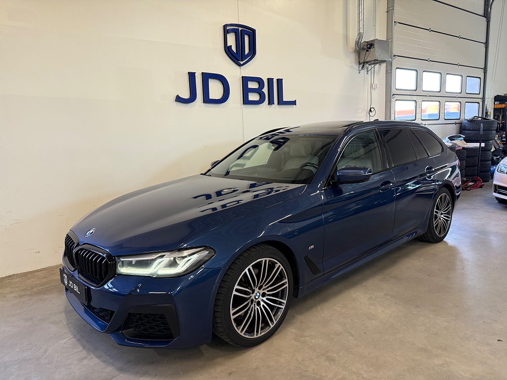 BMW 520d Touring M Sport Pano Drag HuD 360kamera H/K Navi 190hk