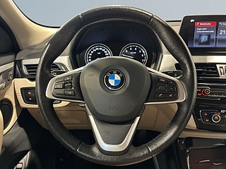 BMW X2 xDrive25e Aut Advantage Kamera Värmare HuD Skinn S&V – bild 15