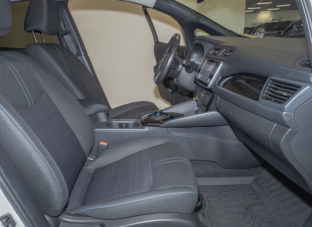 Nissan Leaf 2022 - miniatyr 2