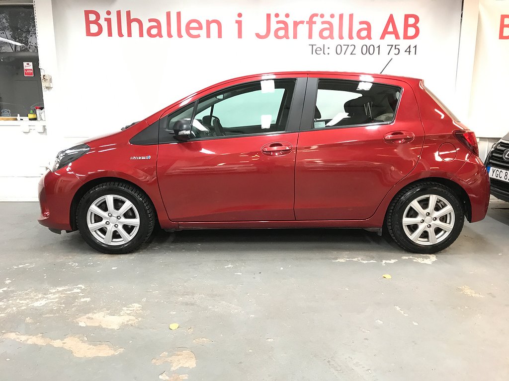 Toyota Yaris Automat Hybrid e-CVT Active, Life Euro6 3ägare 