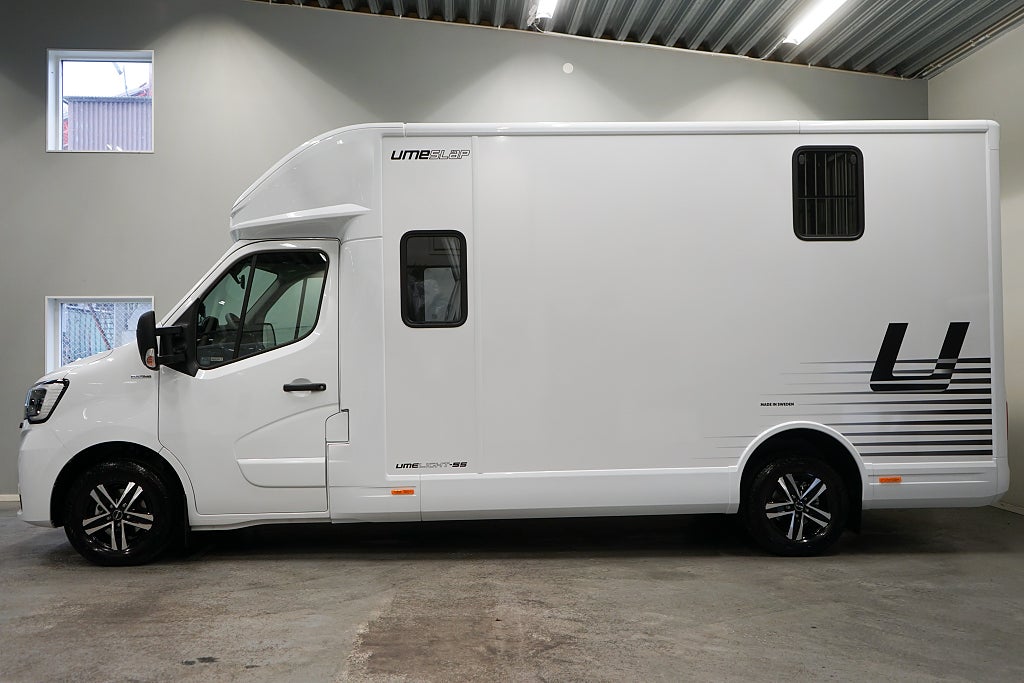 Renault Ume Light-5s Hästlastbil Omgående leverans DEMO 
