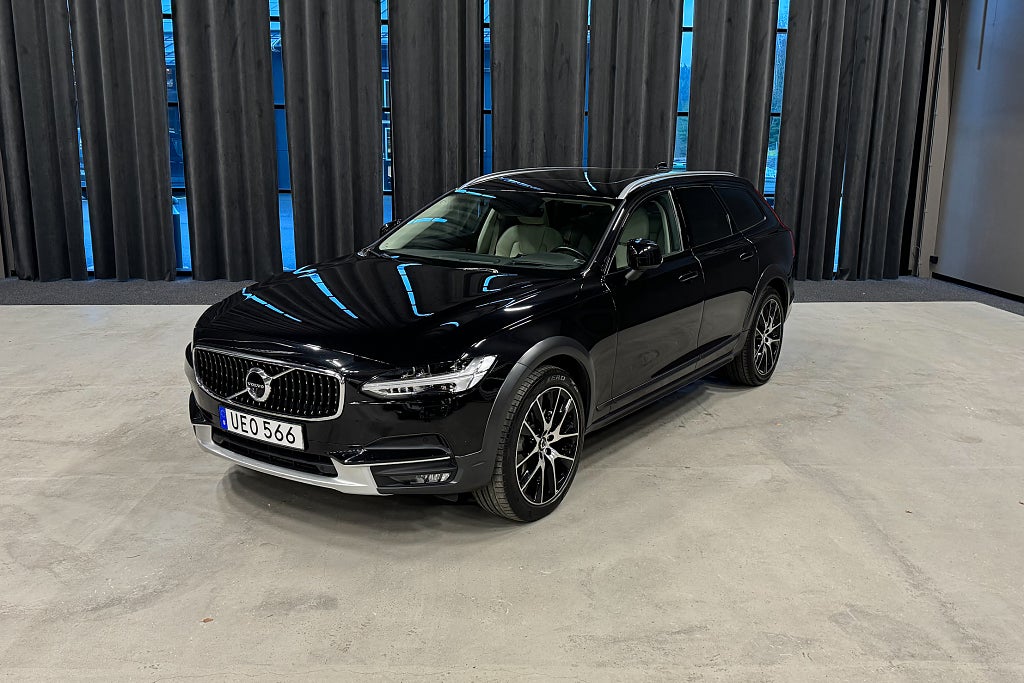 Volvo V90 Cross Country D5 AWD Polestar|Moms|Pano|H/K|360|Läder|