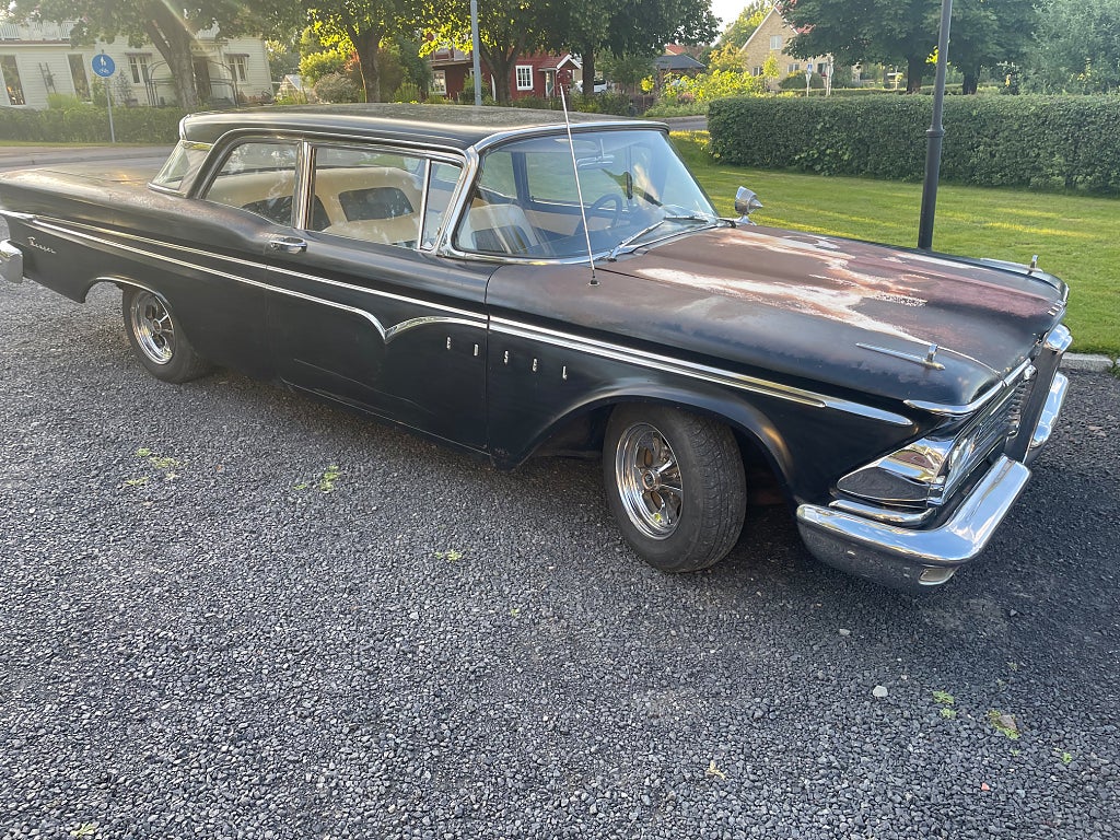 Edsel Ranger 2-dörrars Sedan 460+C6