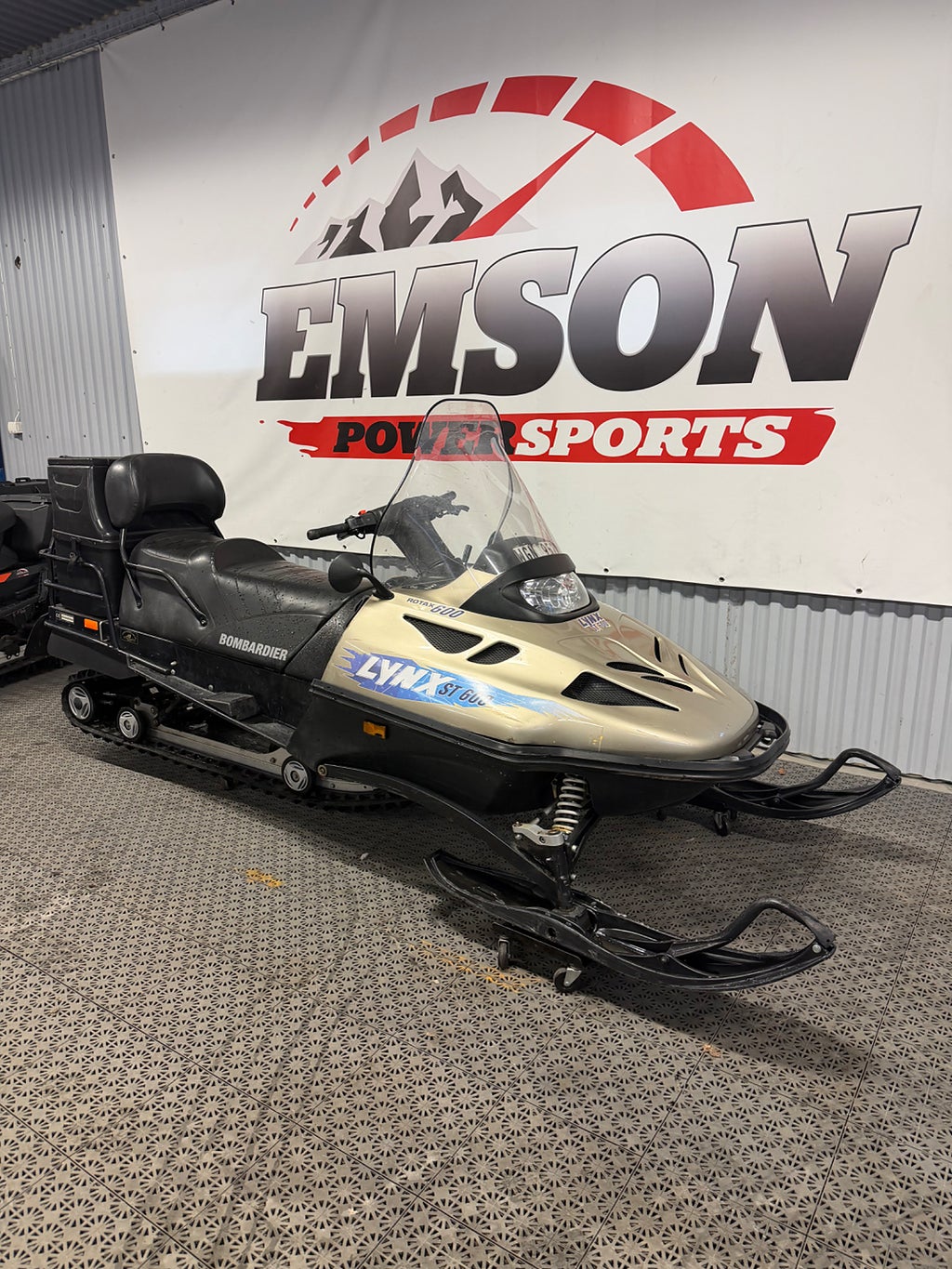 Lynx ST 600 bredband (Momsad/1 ägare/697 mil/räntefritt/påskskoter)