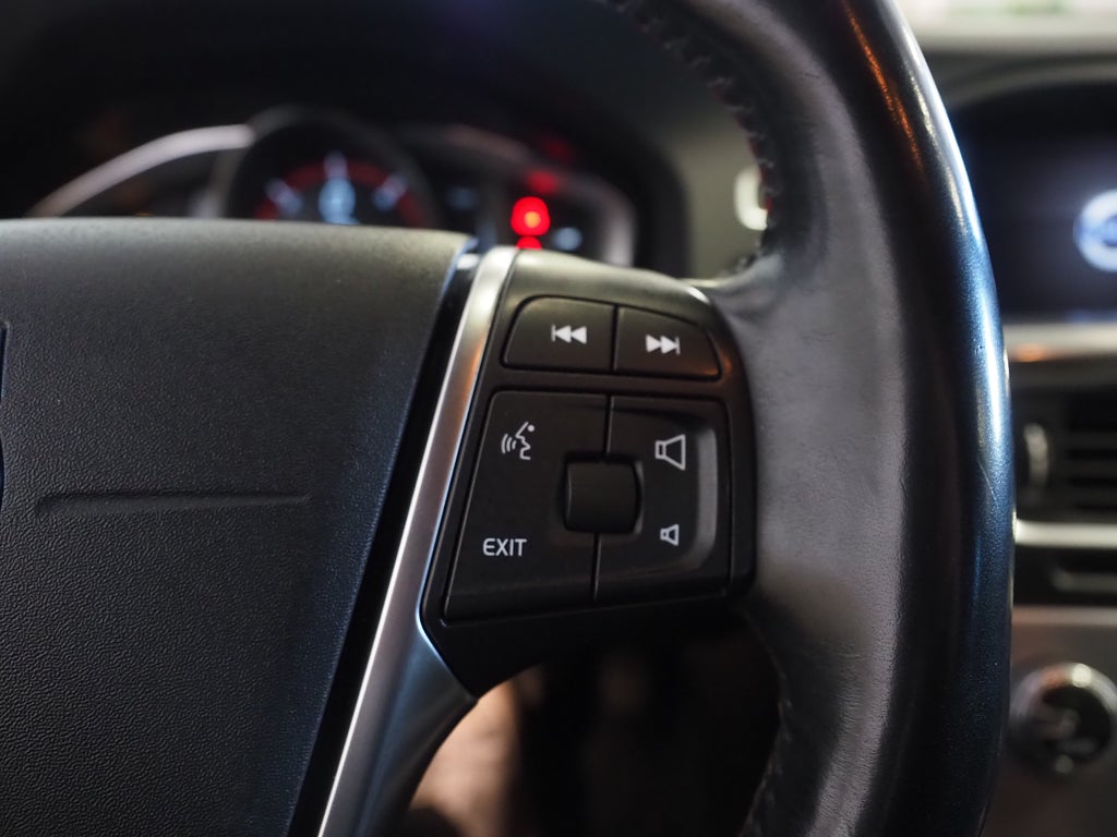 Volvo V60 Cross Country D4 Geartronic 190hk Summum Värmare Skinn P-Sen 2017