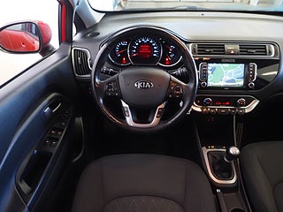 Halvkombi Kia Rio 14 av 21
