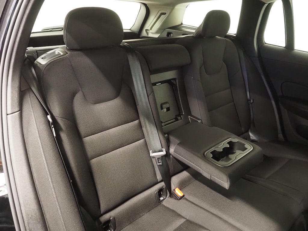 Volvo V60 Cross Country D4 190hk AWD Momentum Aut | Kamera | 2020