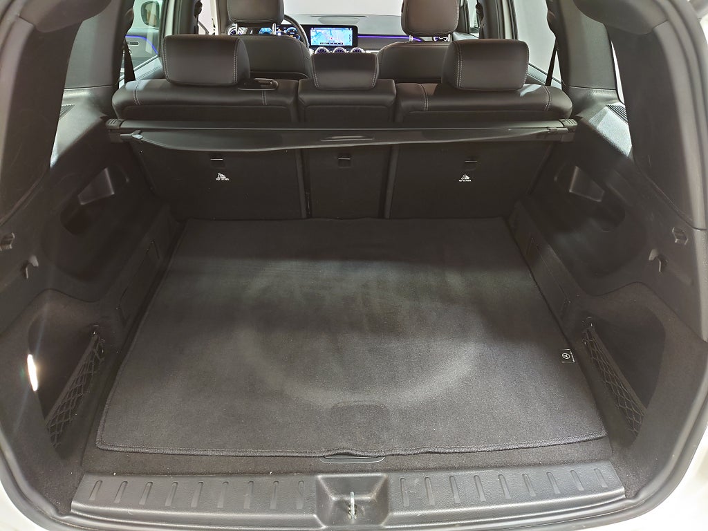 Mercedes-Benz GLB 2023 - miniatyr 24