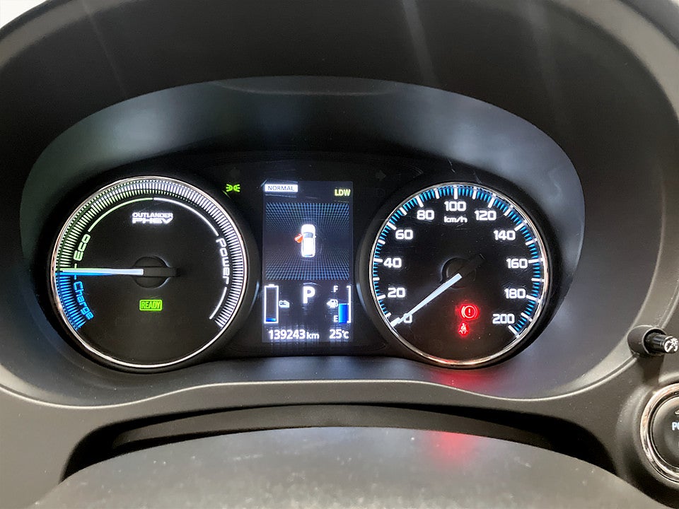 Bild på Mitsubishi Outlander Business PHEV 203hk Aut 4WD DRAG B-KAMERA ELSTOL