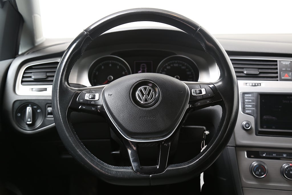 Volkswagen Golf 1,2 TSI 110hk DSG Sportscombi CarPlay Kamera 2017