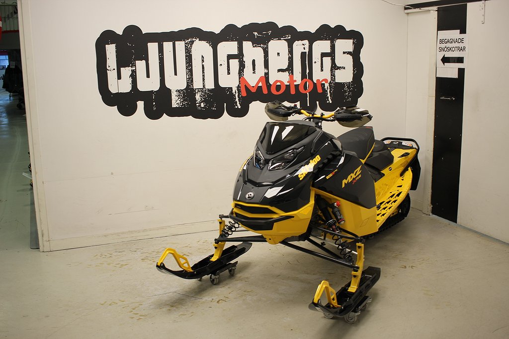 Ski-Doo MXZ X-RS 600R E-tec 129" 2025 *KAMPANJ 