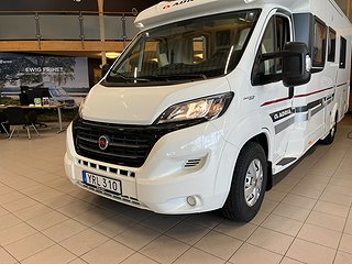 Husbil-halvintegrerad Adria CORAL PLUS 670 SLT 2 av 22