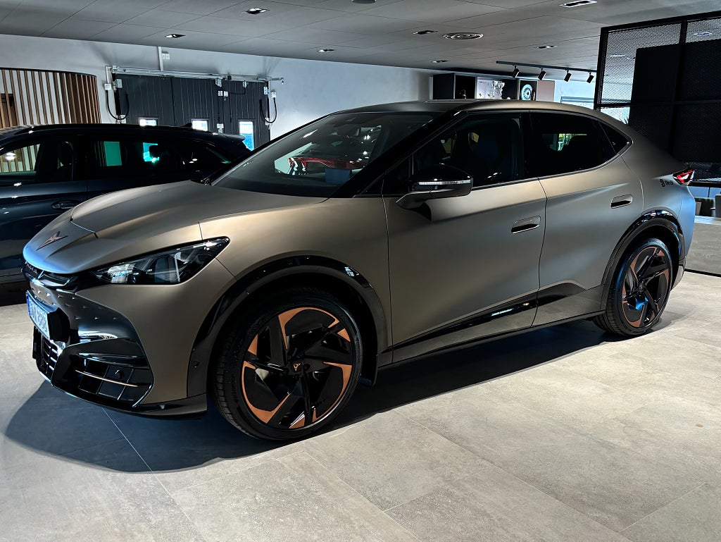 Cupra Tavascan VZ Adrenaline 340HK 4WD *UNIK MATT-LACK*