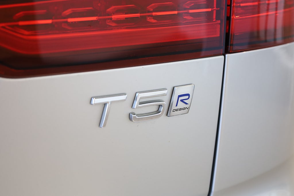 Volvo V60 T5 250hk R-Design Aut 360° Kamera I Head up I Panorama 2019