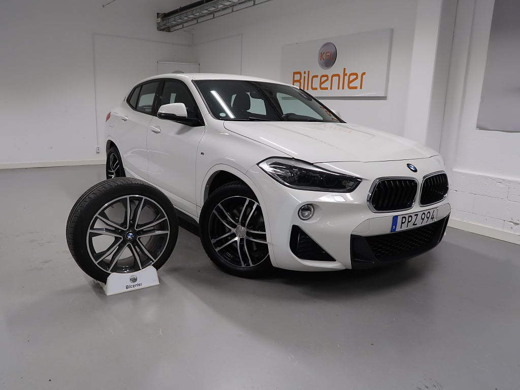 BMW X2 *JANUARIREA* sDrive20i M Sport V-Däck ingår Drag-BT-FH-