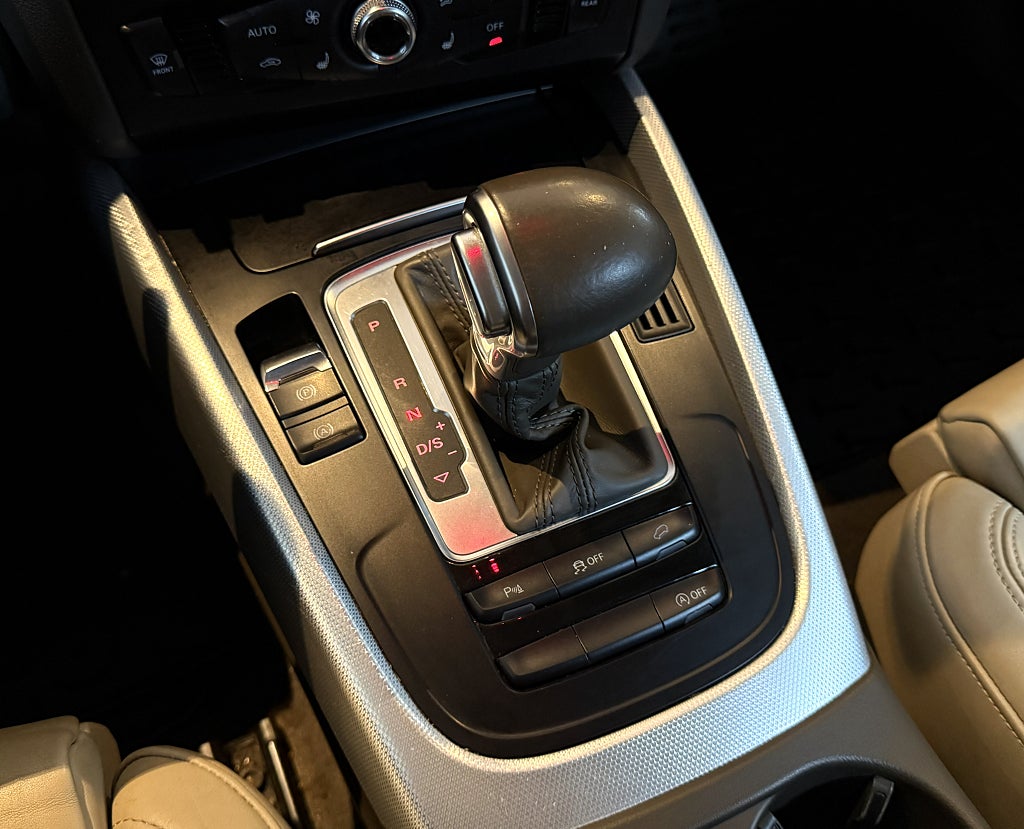 Audi Q5 2.0 TDI DPF quattro S Tronic Design SKINN P-SEN 2-ÄGARE