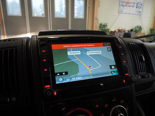 Husbil-halvintegrerad Knaus Van Ti 650 MEG 8 av 19