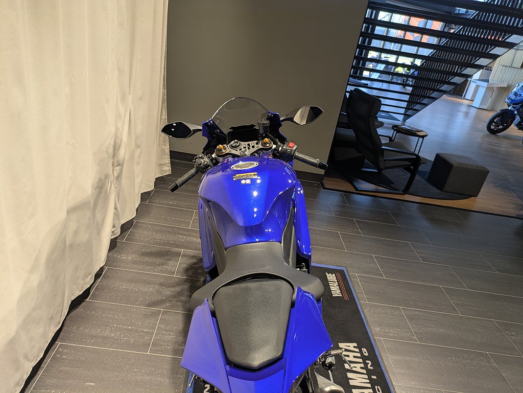 Yamaha YZF-R7 Icon Blue / Finns för beställning!