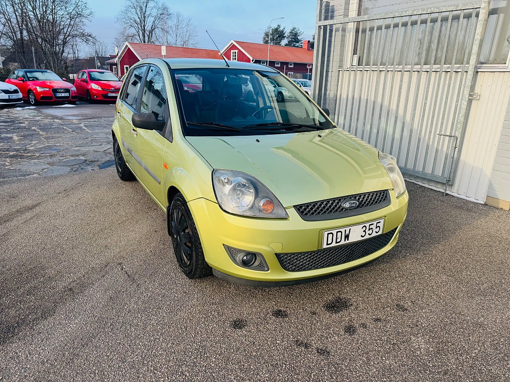 Ford Fiesta 1.3 70HK 5-DÖRRAR / AC 