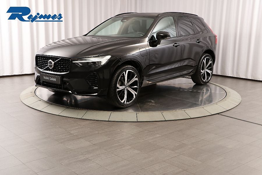 Volvo XC60 Recharge T6 Plus Dark Edition.